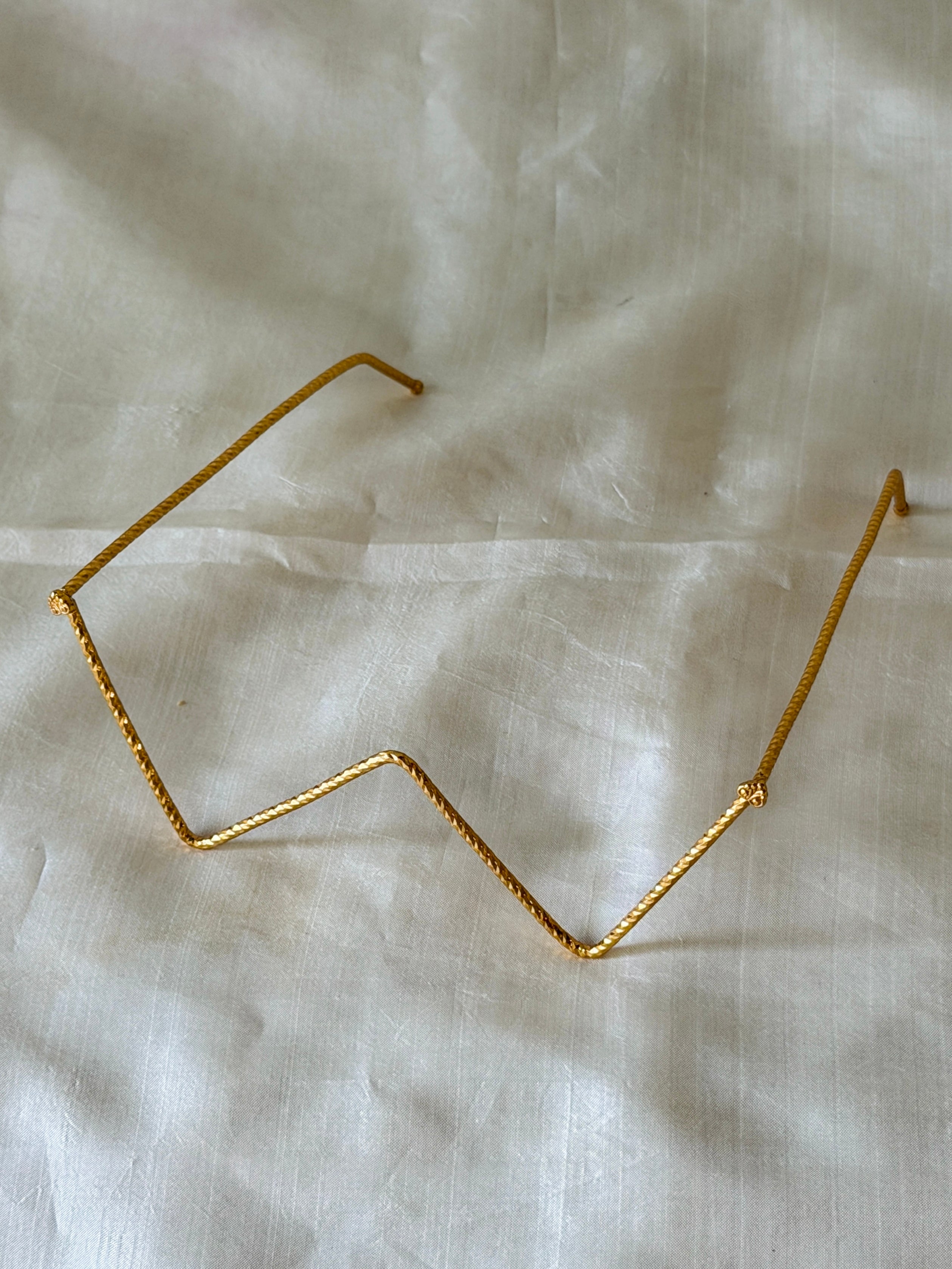 Elegant Twisted Rope Zigzag Angular Facelet