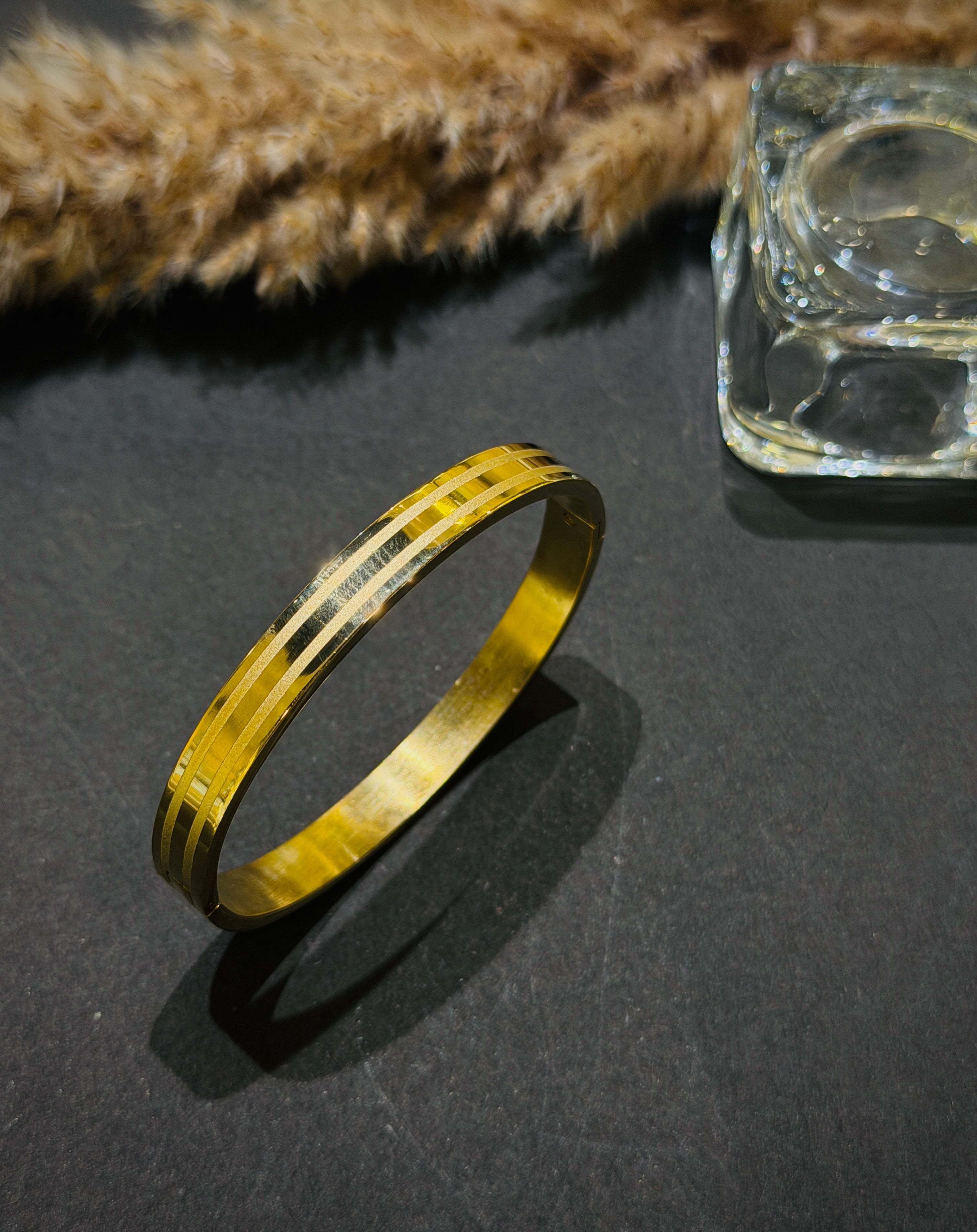 Gold bracelet 