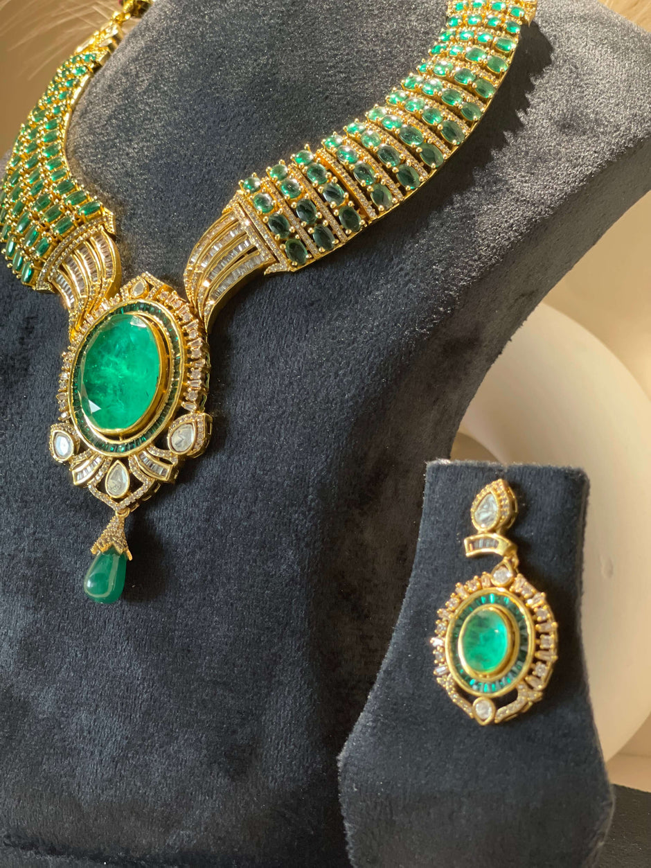 Emerald Opulence Choker Necklace Set