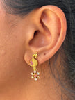 Gold earring with pink gemstones