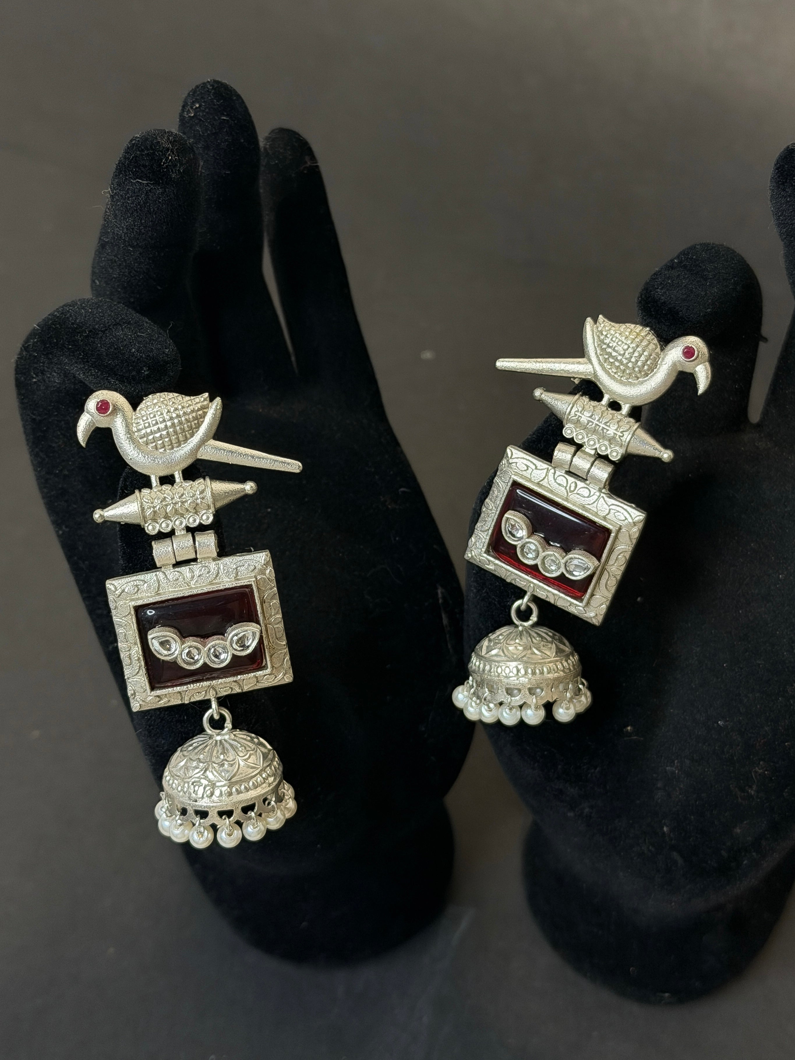 Pair of silver earrings 